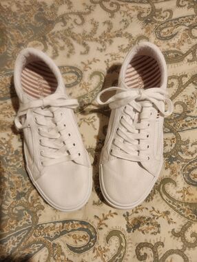 Taos Plim Soul White Casual Women's Canvas Sneakers Sz 9